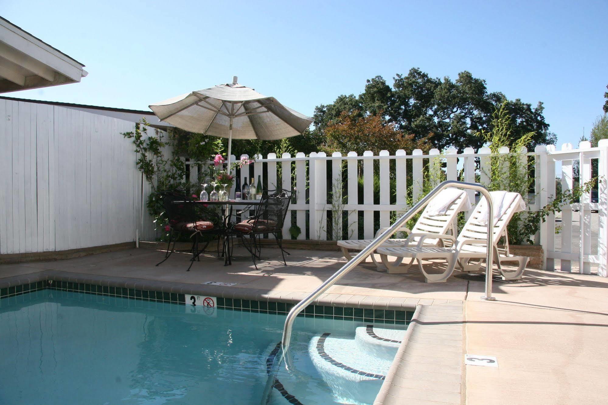 Meadowlark Inn Solvang Eksteriør billede